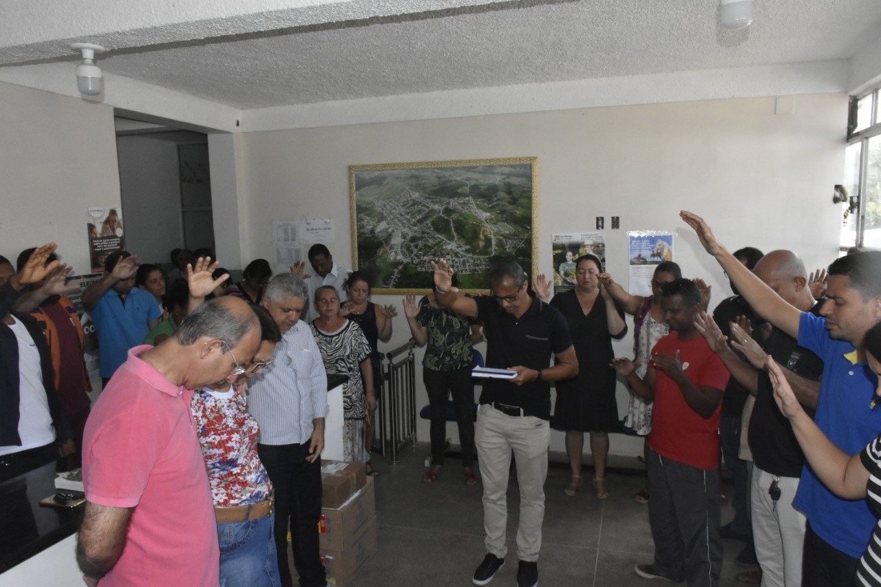 Camacã: Prefeito Oziel reassume o mandato